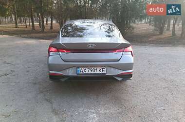 Седан Hyundai Elantra 2021 в 
