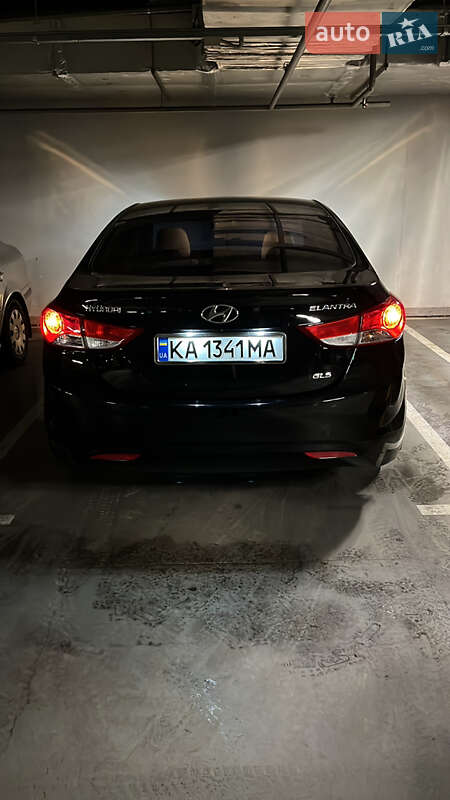 Hyundai Elantra 2011