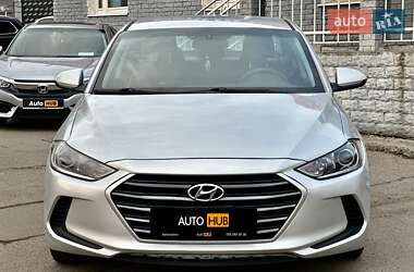 Седан Hyundai Elantra 2017 в 