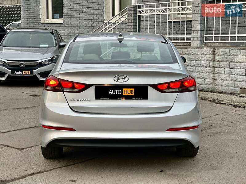 Седан Hyundai Elantra 2017 в Харькове