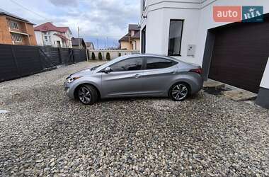 Седан Hyundai Elantra 2015 в 