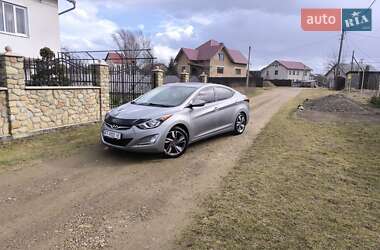 Седан Hyundai Elantra 2015 в 