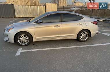 Седан Hyundai Elantra 2018 в 