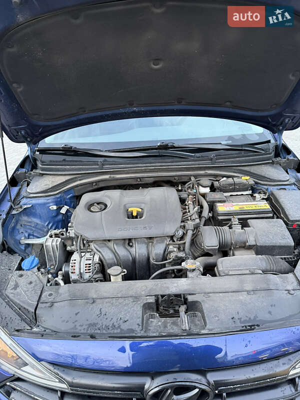 Седан Hyundai Elantra 2020 в Кропивницком