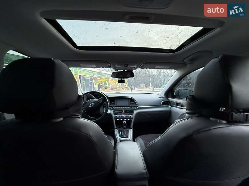 Седан Hyundai Elantra 2020 в Кропивницком