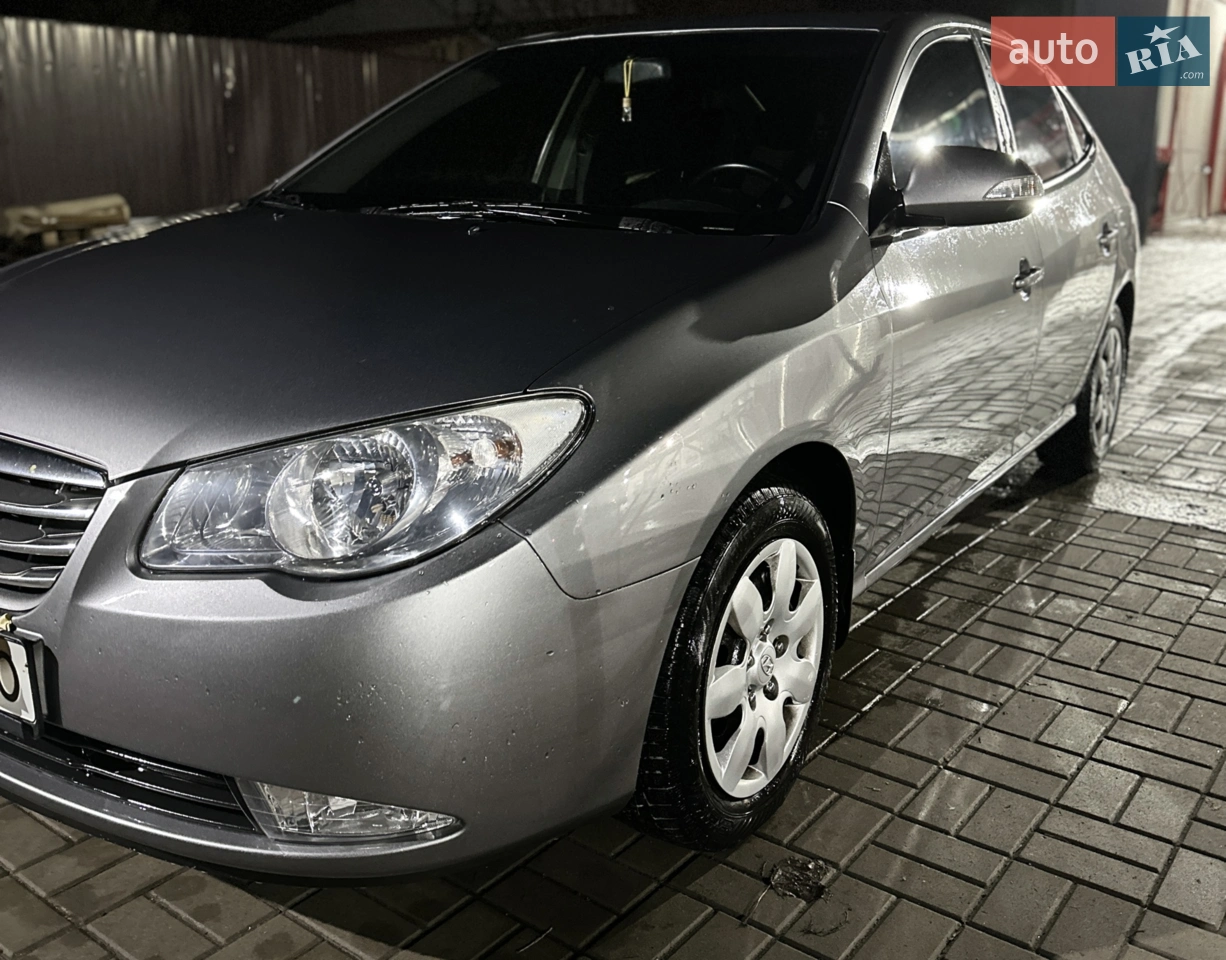 2010 Hyundai Elantra - мініатюра 11