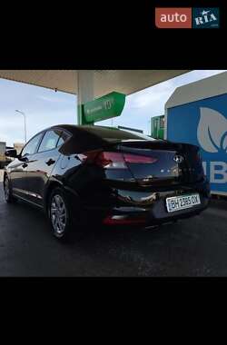 Седан Hyundai Elantra 2020 в 