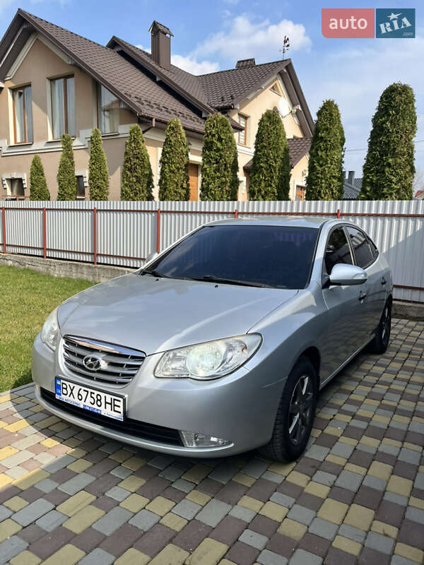 Седан Hyundai Elantra 2010 в 