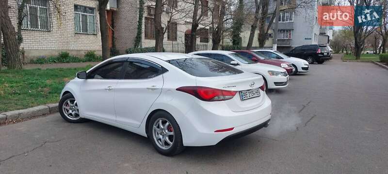 Седан Hyundai Elantra 2014 в Николаеве