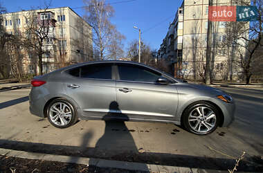 Седан Hyundai Elantra 2017 в 