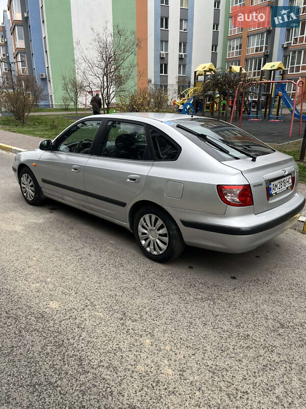 Хетчбек Hyundai Elantra 2003 в Ірпені