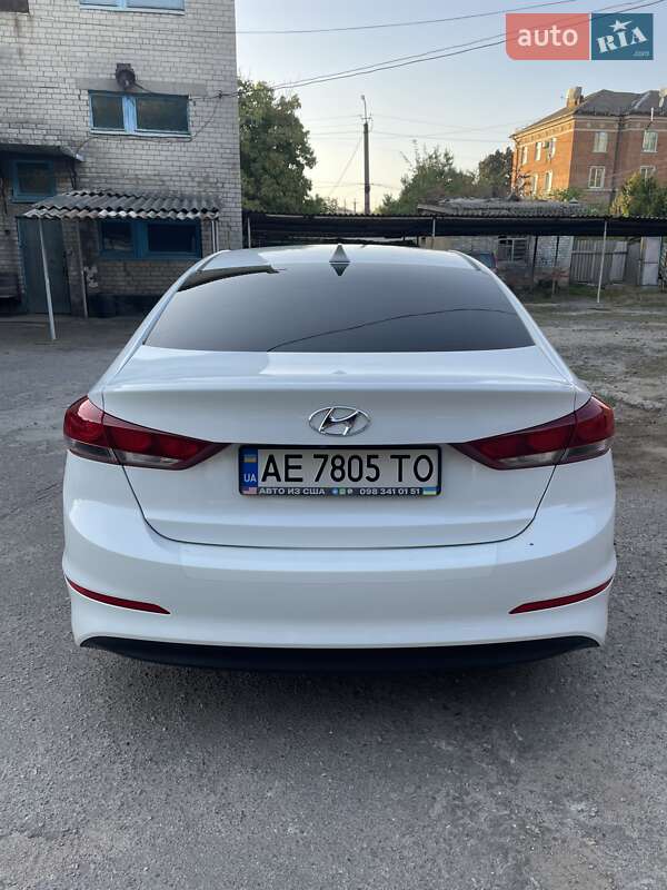 Седан Hyundai Elantra 2016 в Нікополі