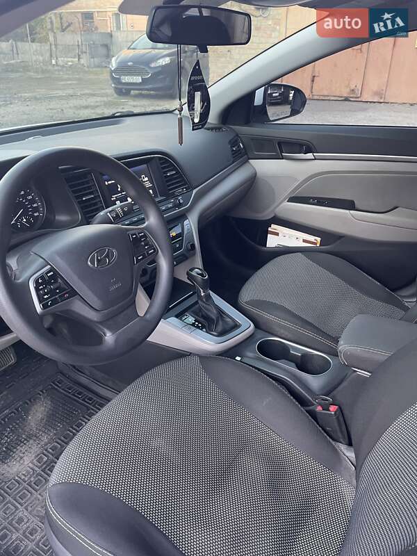 Седан Hyundai Elantra 2016 в Нікополі