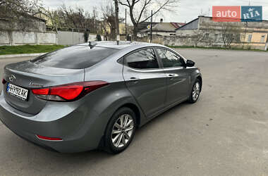 Седан Hyundai Elantra 2015 в 