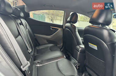 Седан Hyundai Elantra 2015 в 