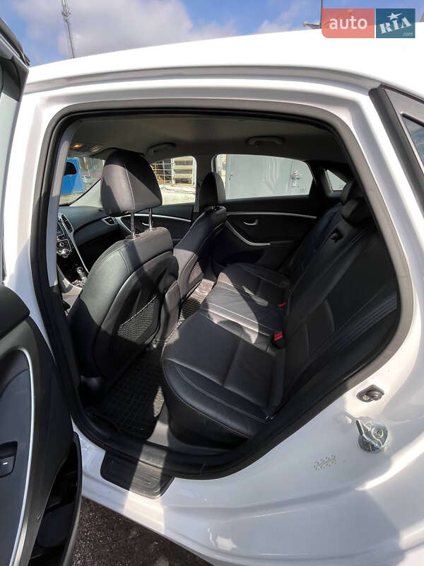Хетчбек Hyundai Elantra 2013 в Черкасах