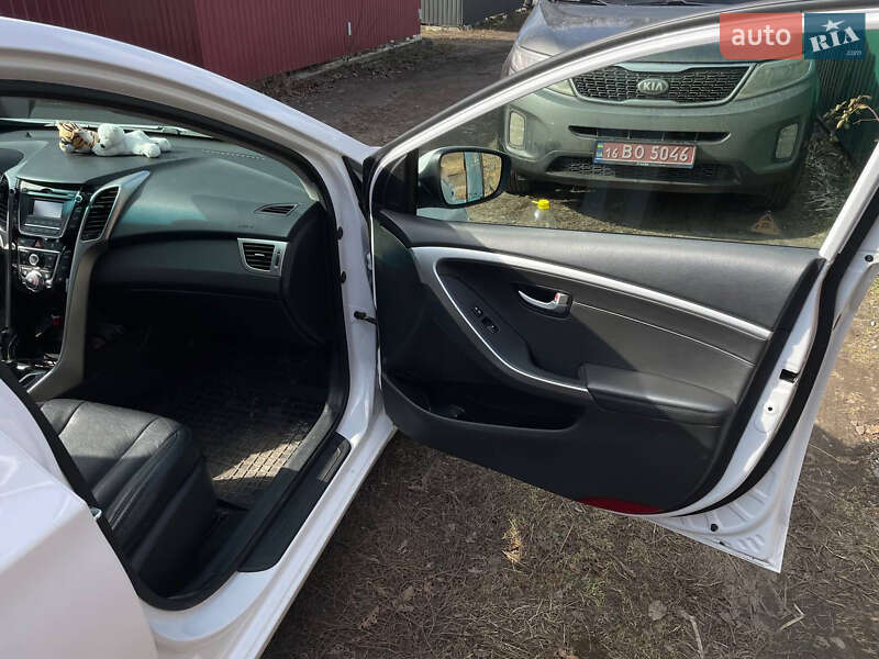 Хетчбек Hyundai Elantra 2013 в Черкасах