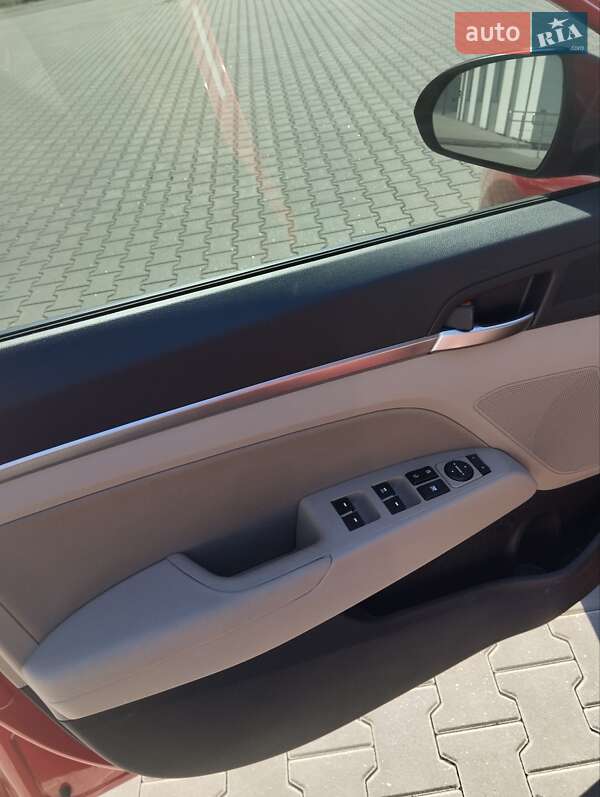 Седан Hyundai Elantra 2020 в Киеве