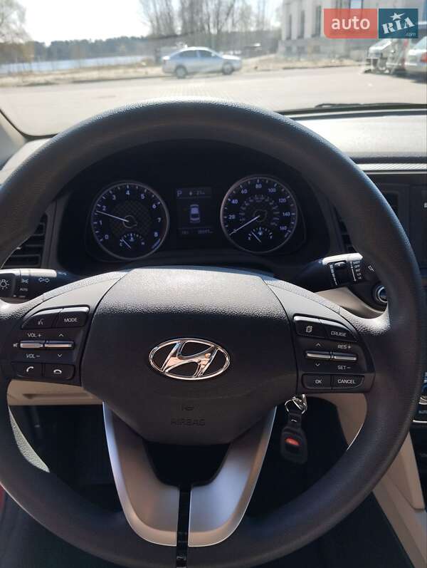Седан Hyundai Elantra 2020 в Киеве