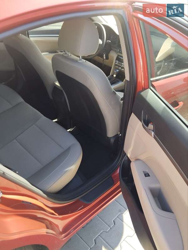 Седан Hyundai Elantra 2020 в Киеве