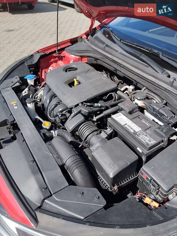 Седан Hyundai Elantra 2020 в Киеве