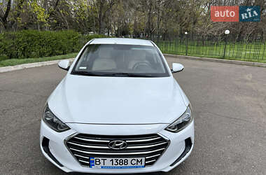 Седан Hyundai Elantra 2017 в 