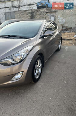 Седан Hyundai Elantra 2013 в 