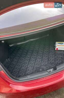 Седан Hyundai Elantra 2012 в 