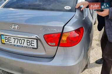 Седан Hyundai Elantra 2011 в 