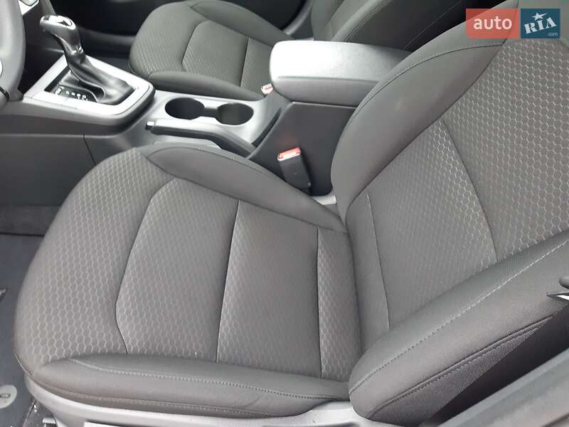 Седан Hyundai Elantra 2018 в Киеве