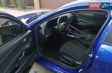 Седан Hyundai Elantra 2021 в 