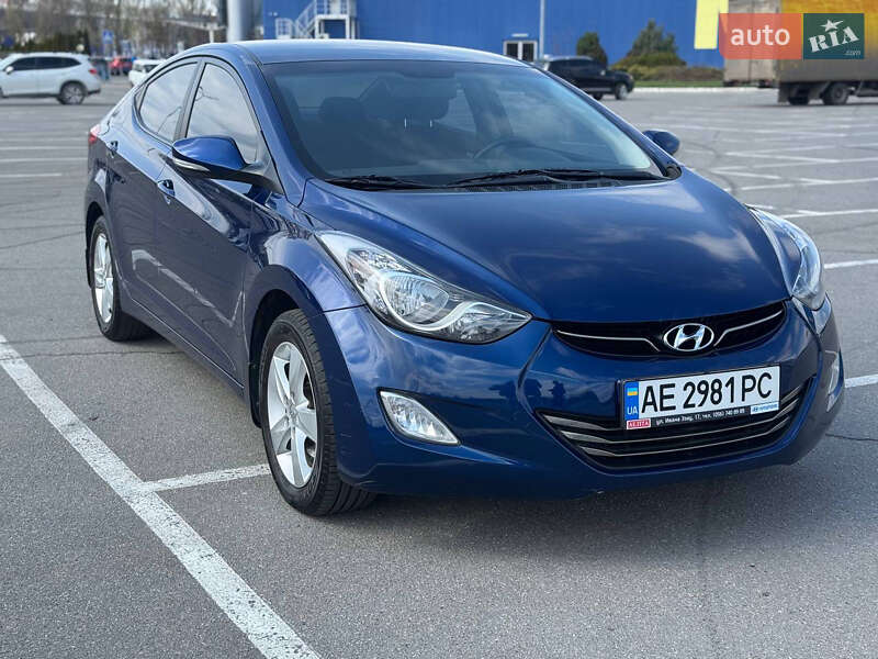 Седан Hyundai Elantra 2012 в 