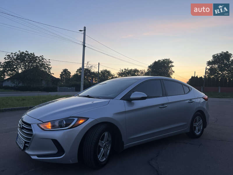 Седан Hyundai Elantra 2016 в Львове