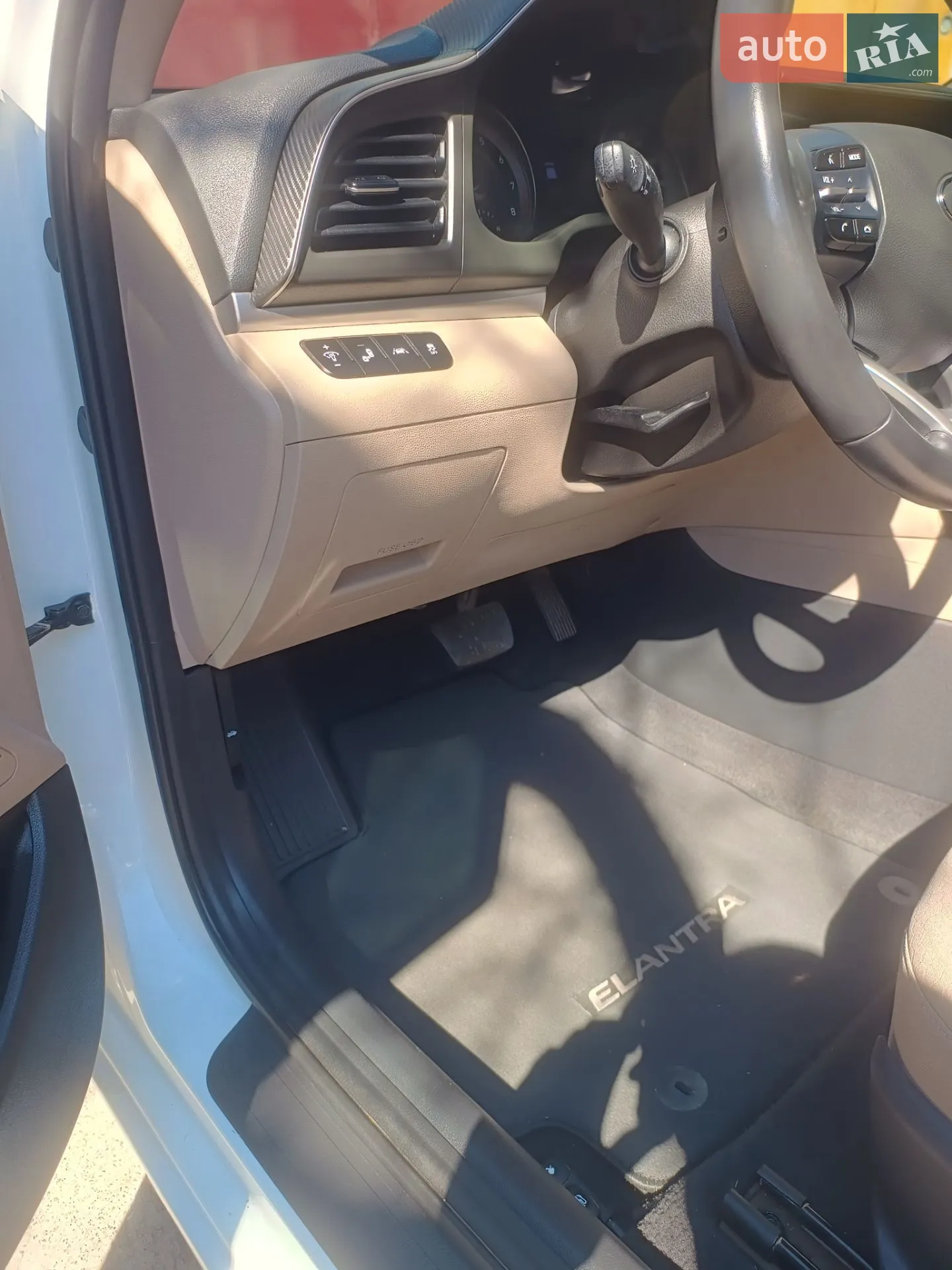2020 Hyundai Elantra - мініатюра 21
