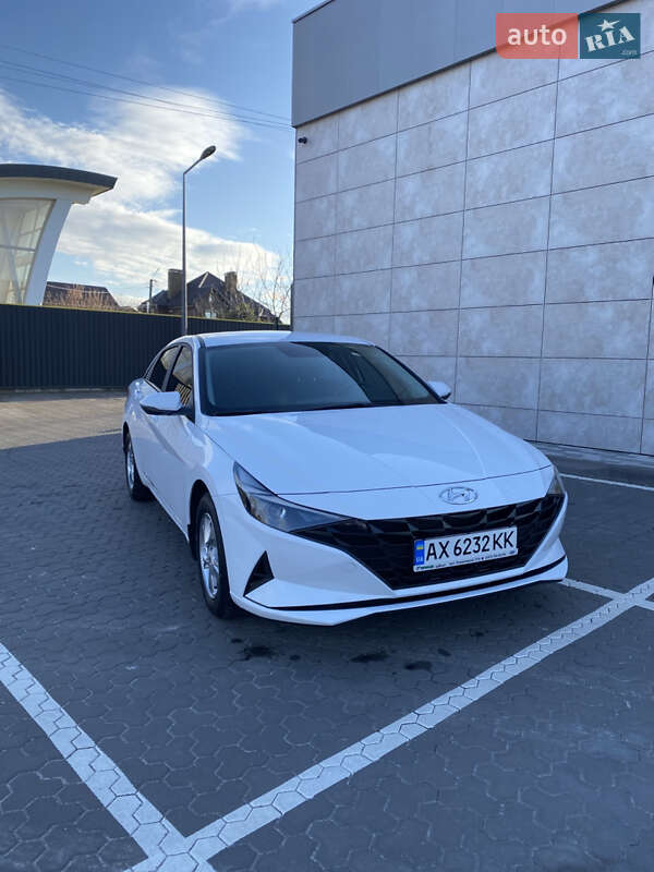 Седан Hyundai Elantra 2022 в Киеве
