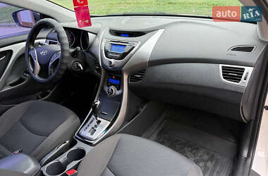 Седан Hyundai Elantra 2013 в 
