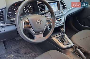 Седан Hyundai Elantra 2018 в 