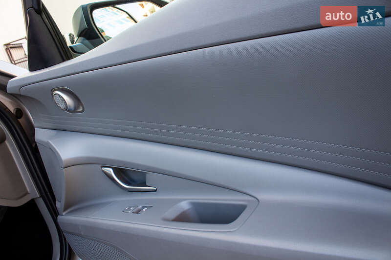 Седан Hyundai Elantra 2022 в Львове