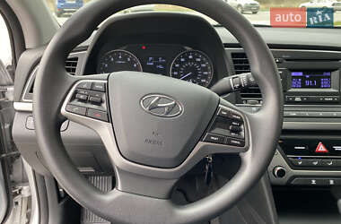 Седан Hyundai Elantra 2018 в 