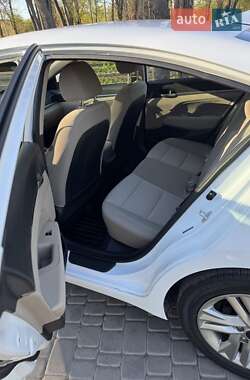 Седан Hyundai Elantra 2018 в 