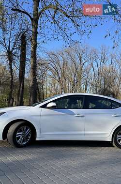 Седан Hyundai Elantra 2018 в 
