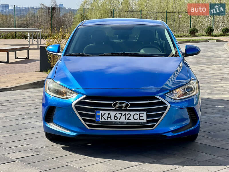 Седан Hyundai Elantra 2017 в Києві