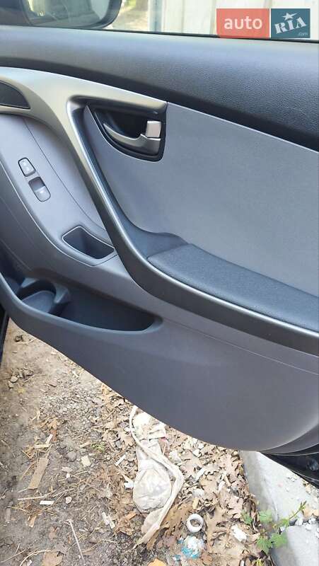 Седан Hyundai Elantra 2013 в Дніпрі