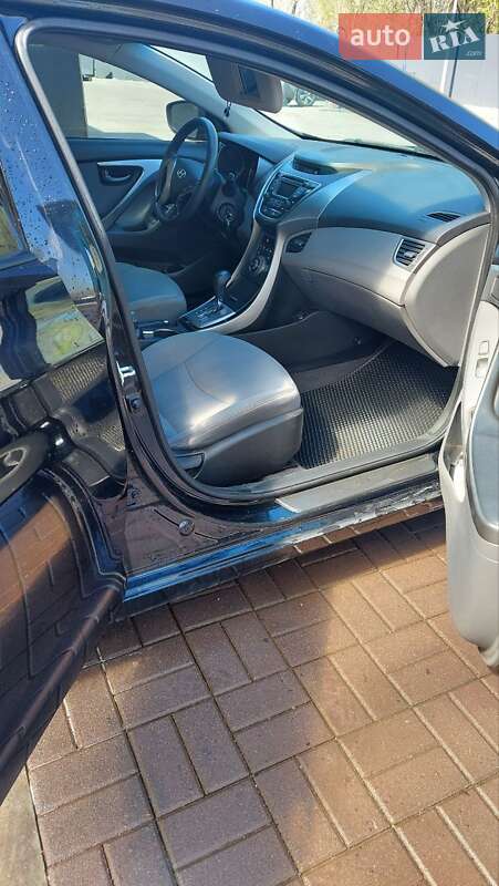 Седан Hyundai Elantra 2013 в Дніпрі