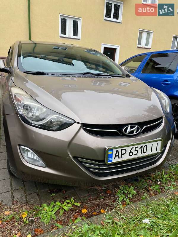 Седан Hyundai Elantra 2012 в 