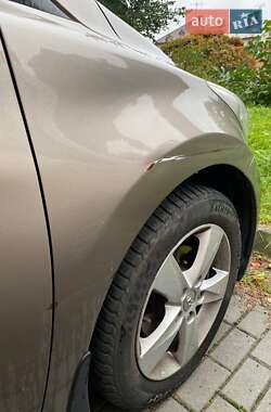 Седан Hyundai Elantra 2012 в 