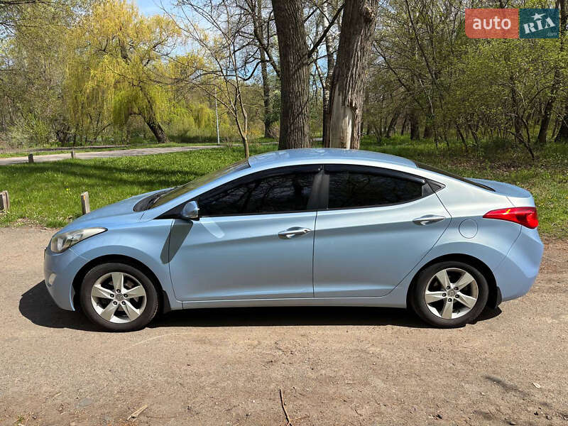 Седан Hyundai Elantra 2013 в 