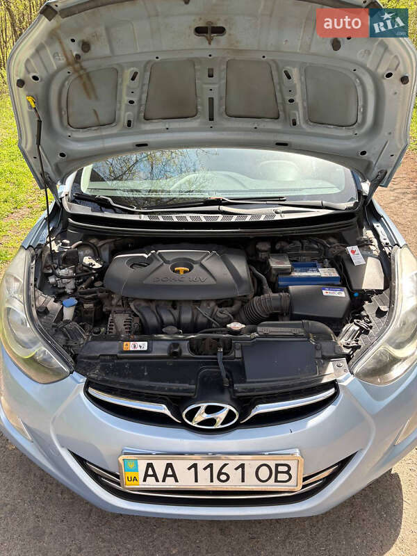 Седан Hyundai Elantra 2013 в Киеве