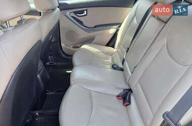Седан Hyundai Elantra 2015 в 