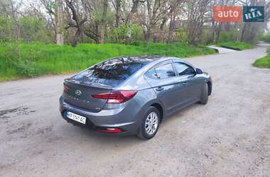 Седан Hyundai Elantra 2019 в 